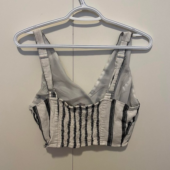 Black and White Striped Crop Top - Picture 2 of 2